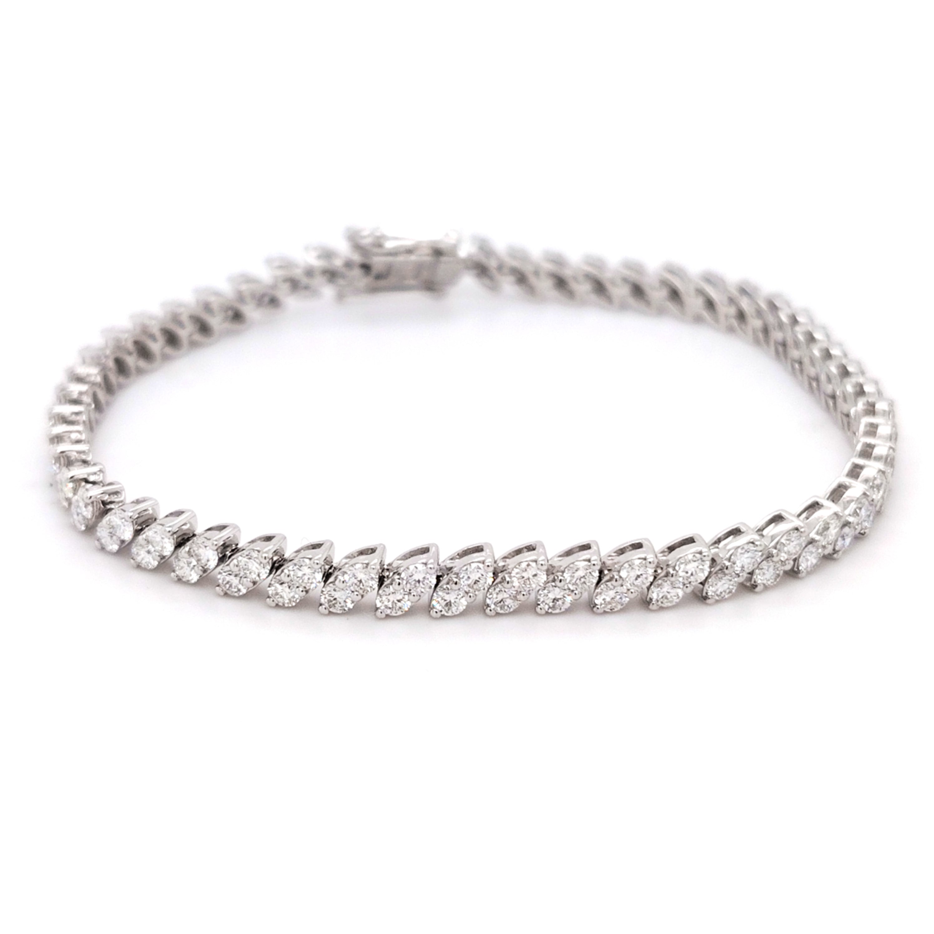 Diagonal-Cluster Diamond Tennis Bracelet
