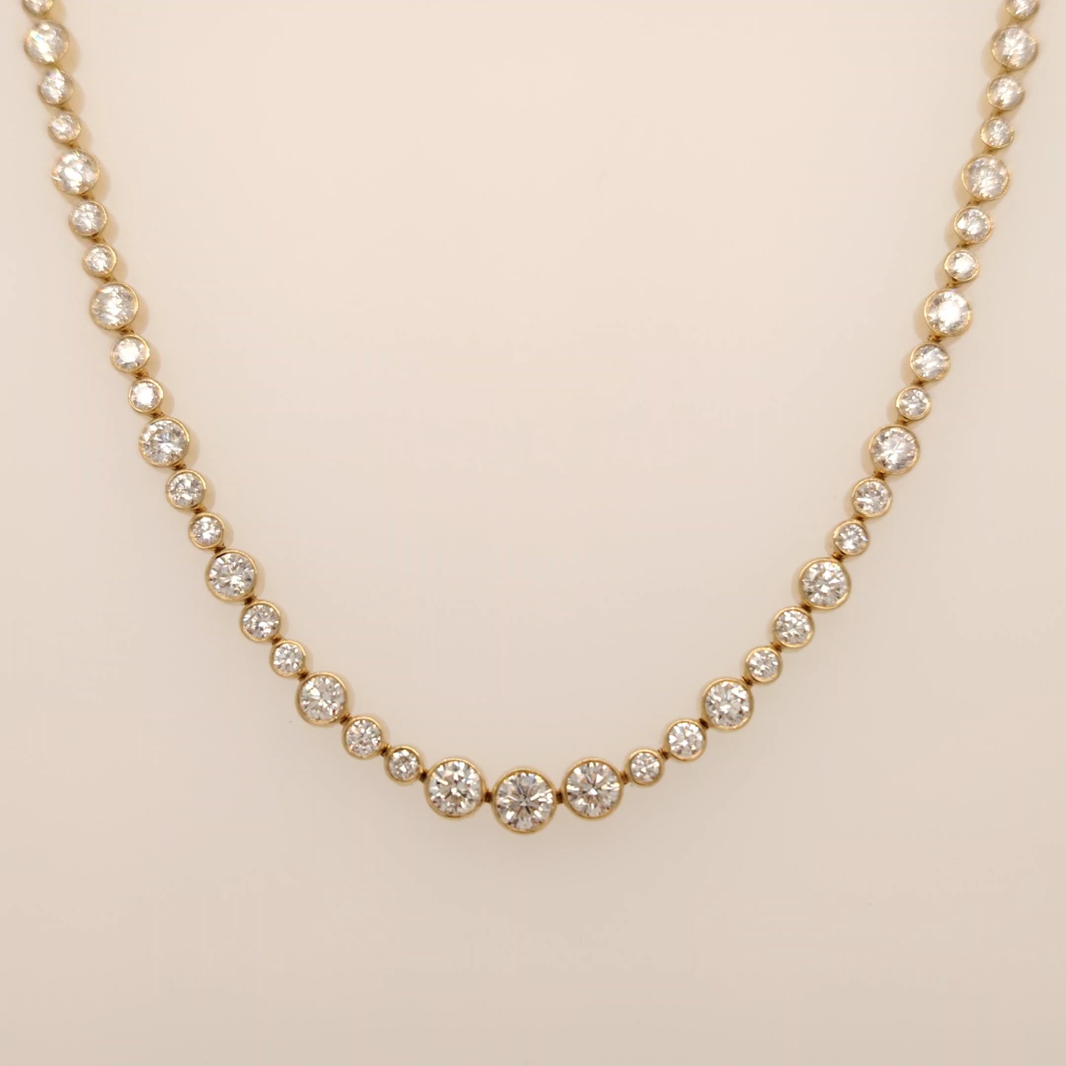 Grand Lumière Diamond Necklace