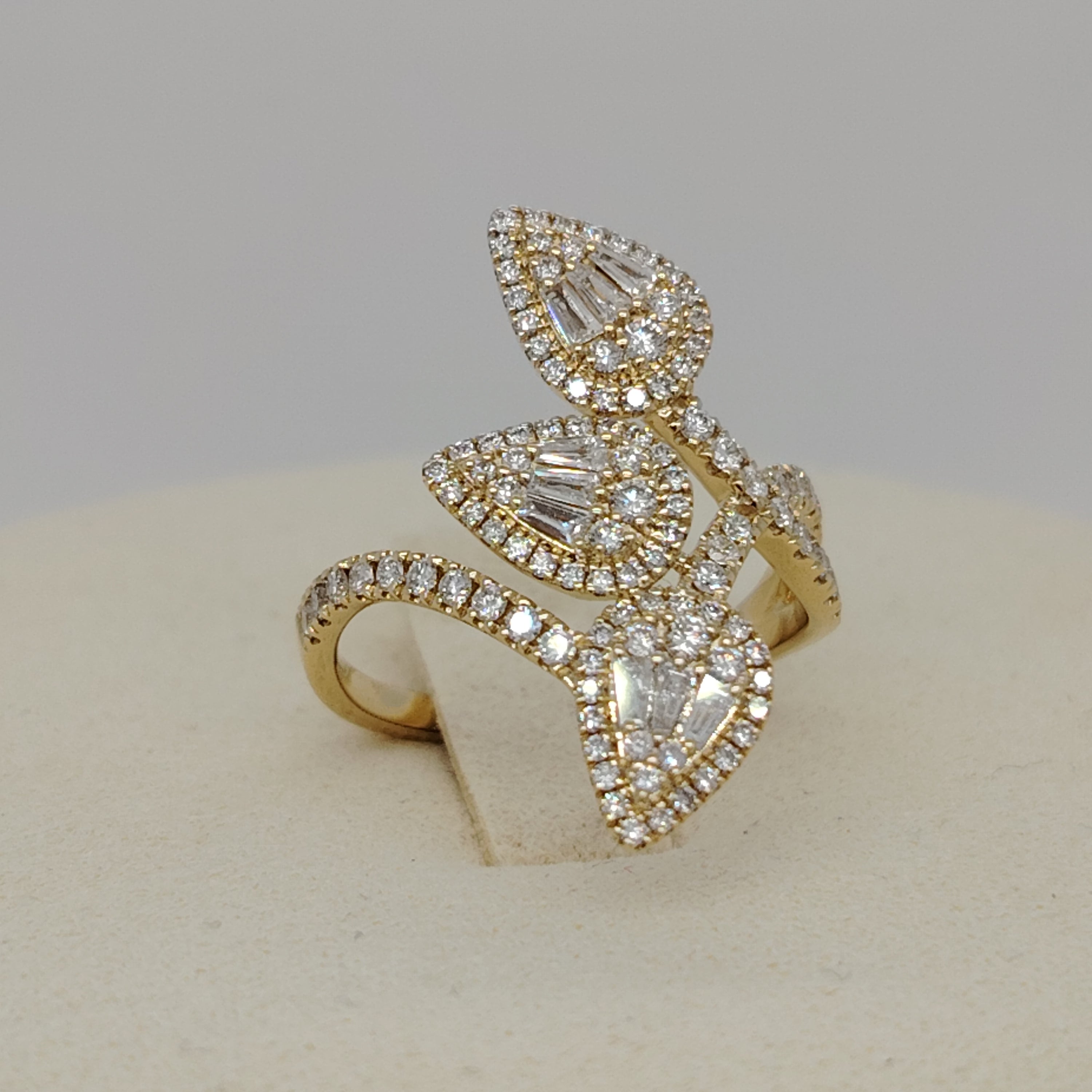 Elegant Diamond Ring