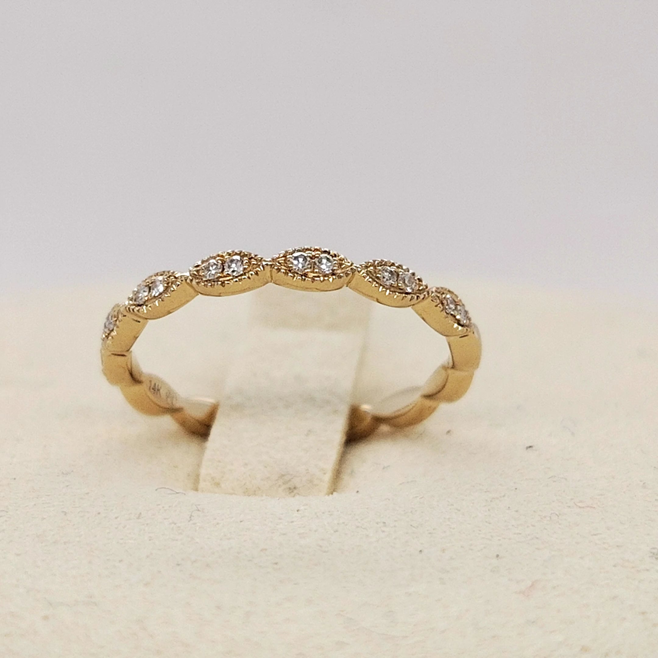 Vintage Twist Diamond Band Ring