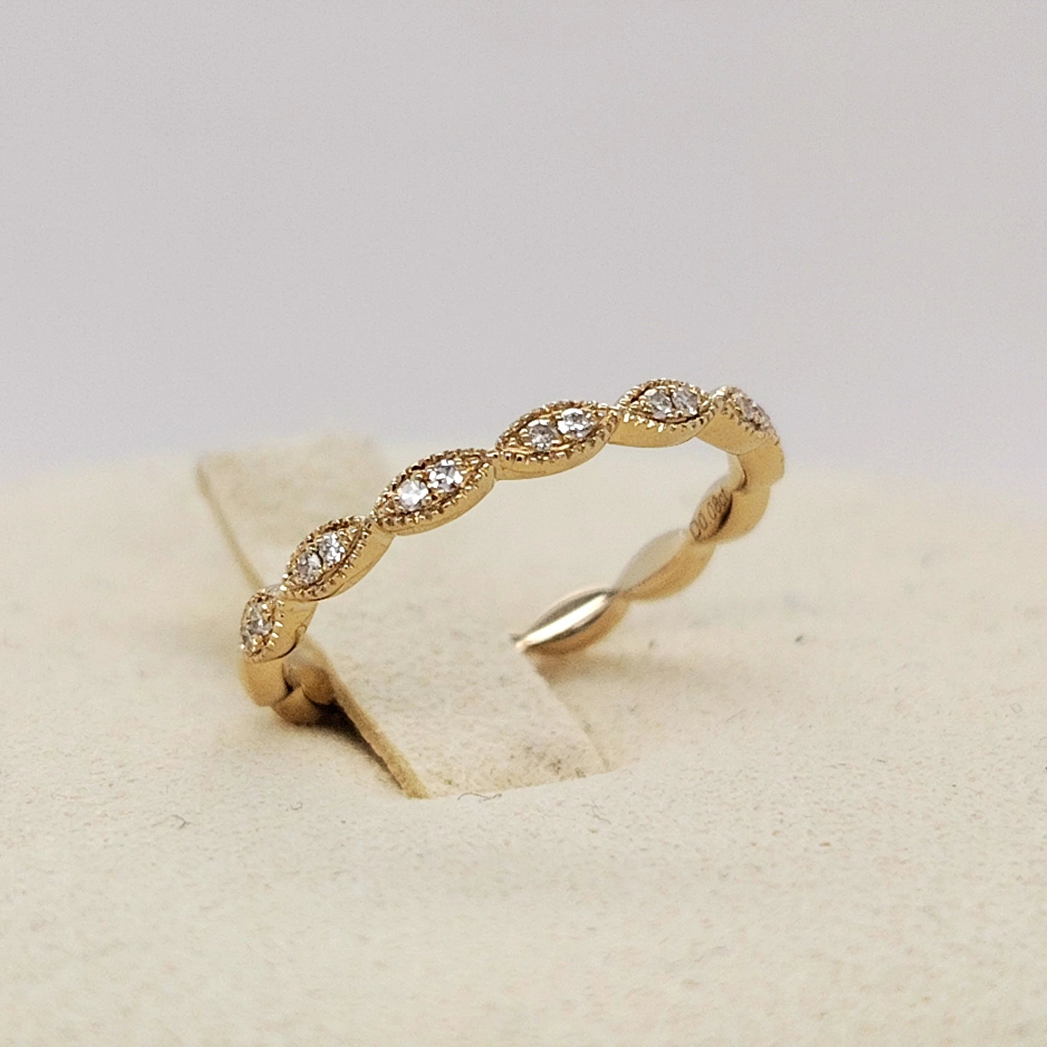 Vintage Twist Diamond Band Ring
