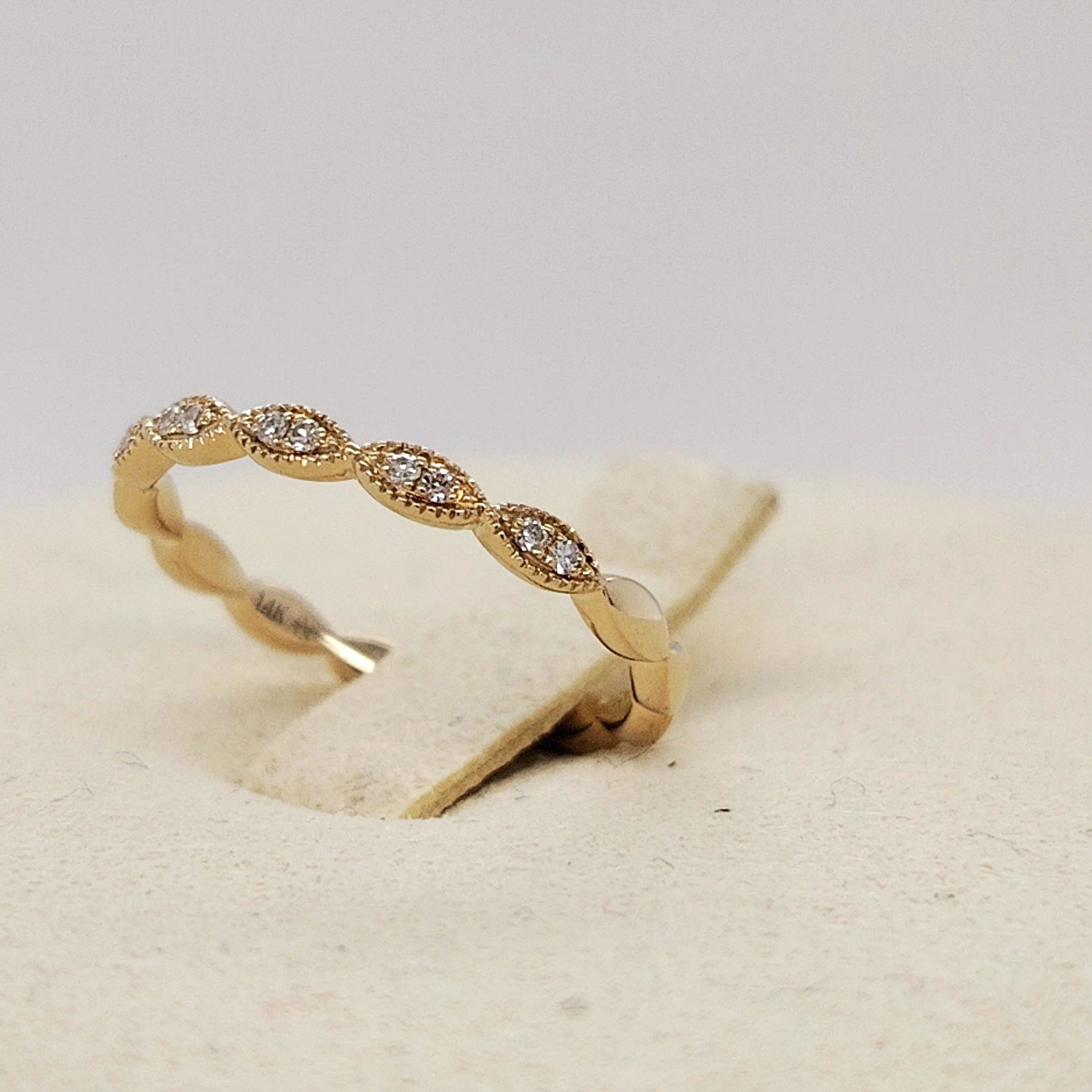 Vintage Twist Diamond Band Ring