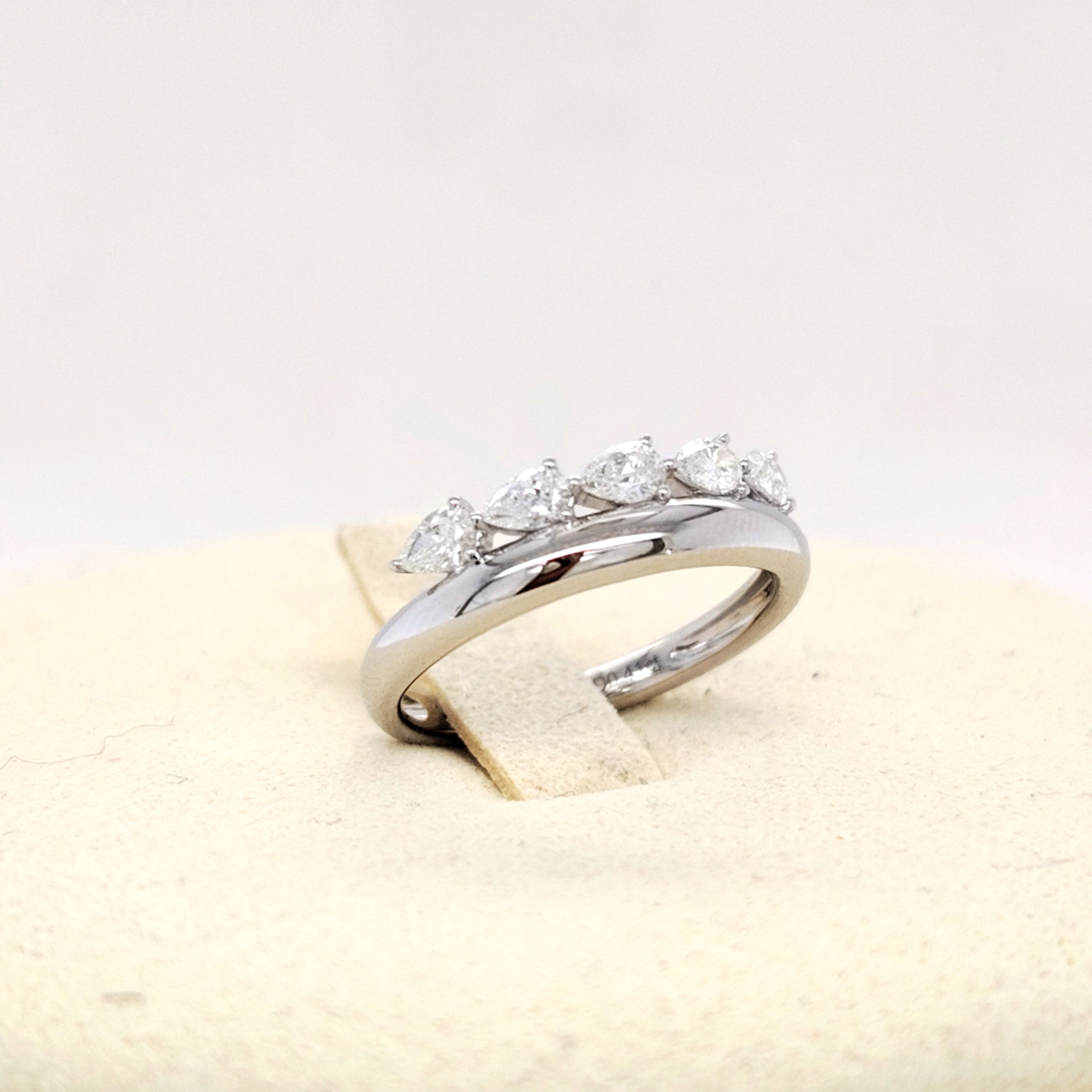 Quintessence Diamond Band