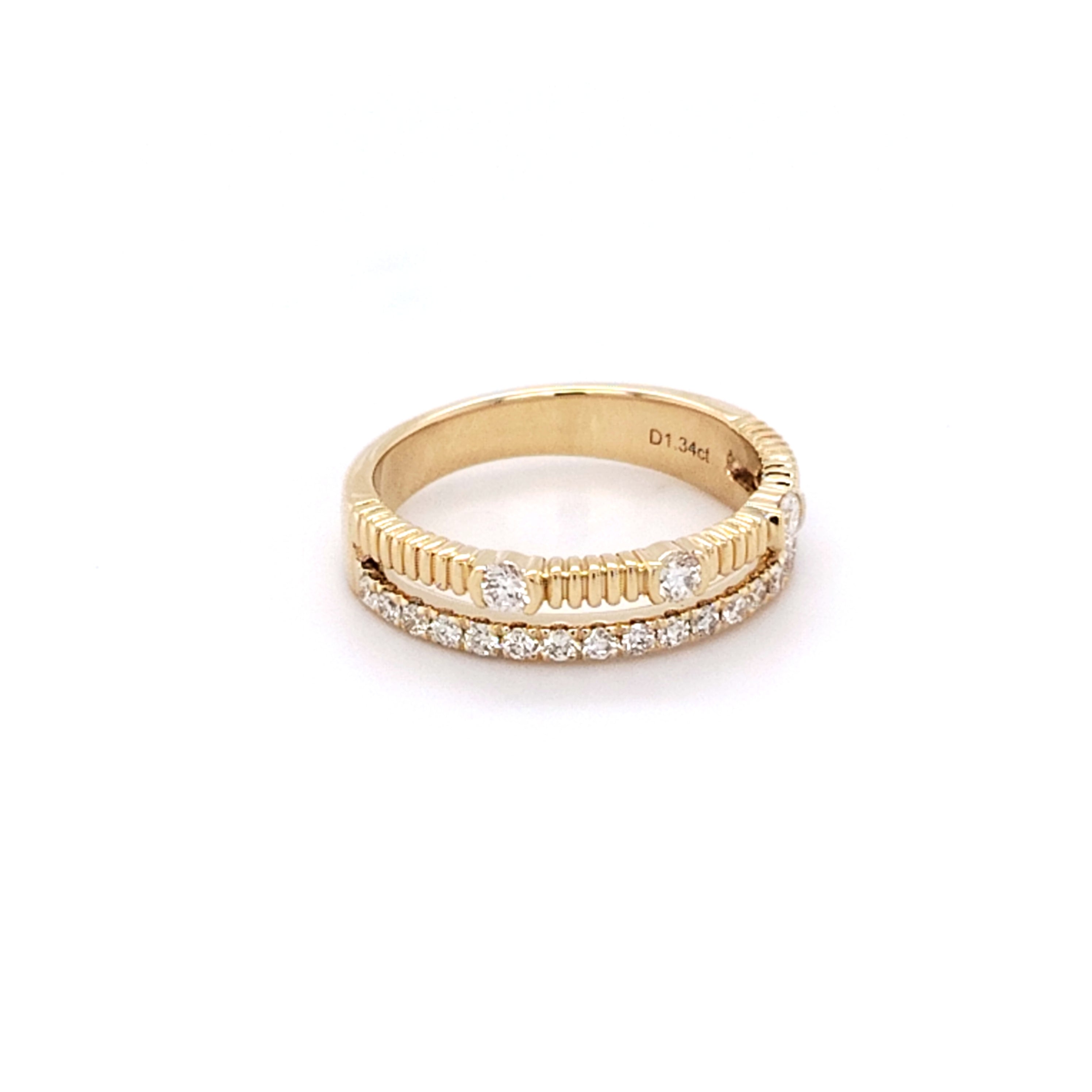 Ribbed & Pavé Diamond Ring