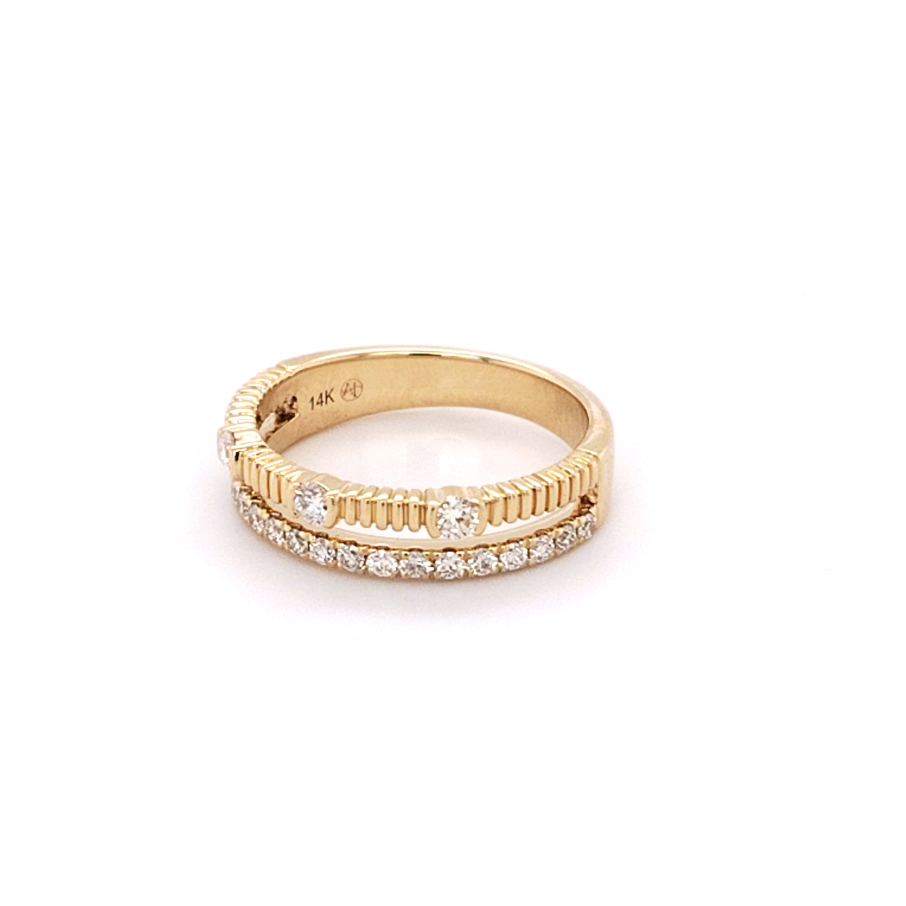 Ribbed & Pavé Diamond Ring