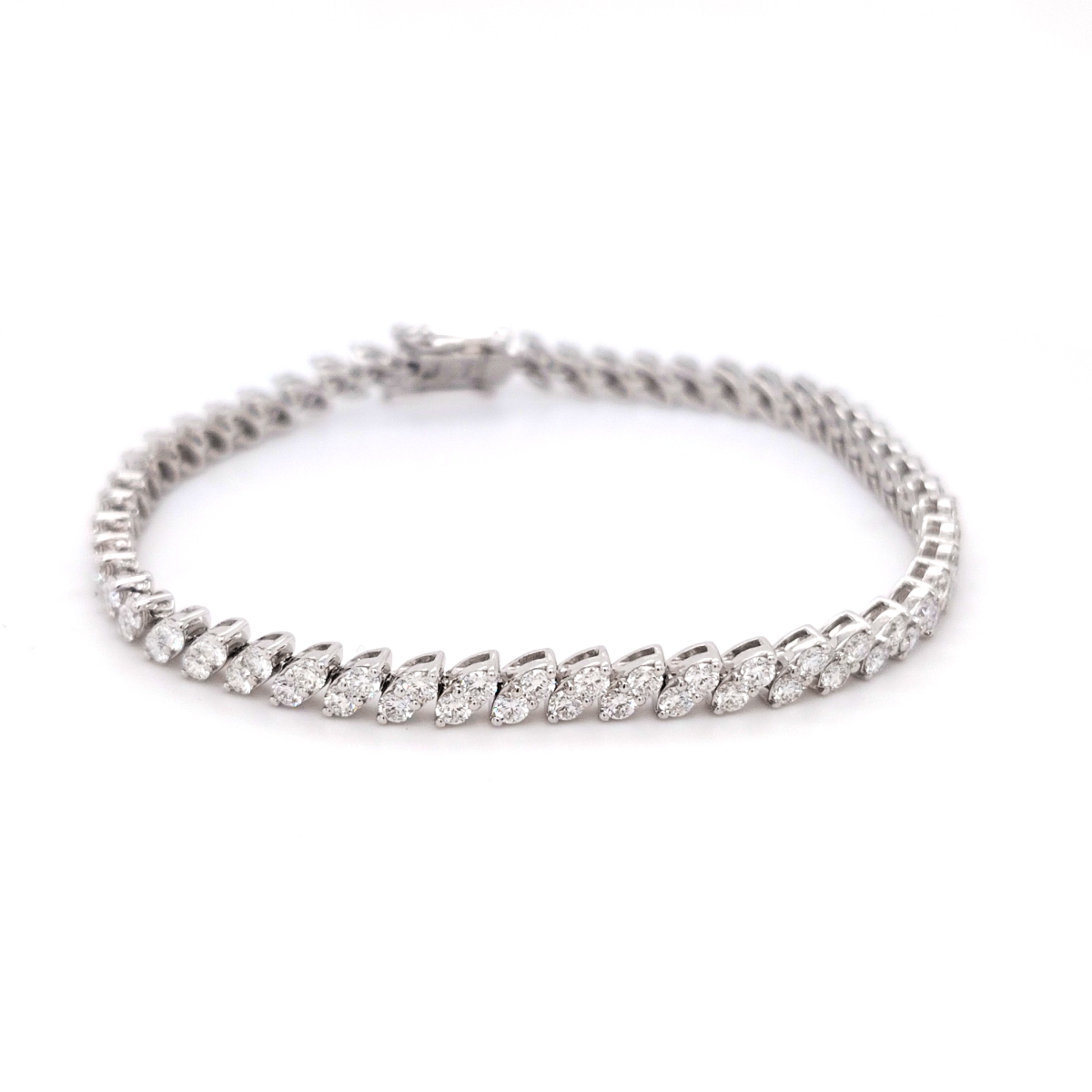 Diagonal-Cluster Diamond Tennis Bracelet