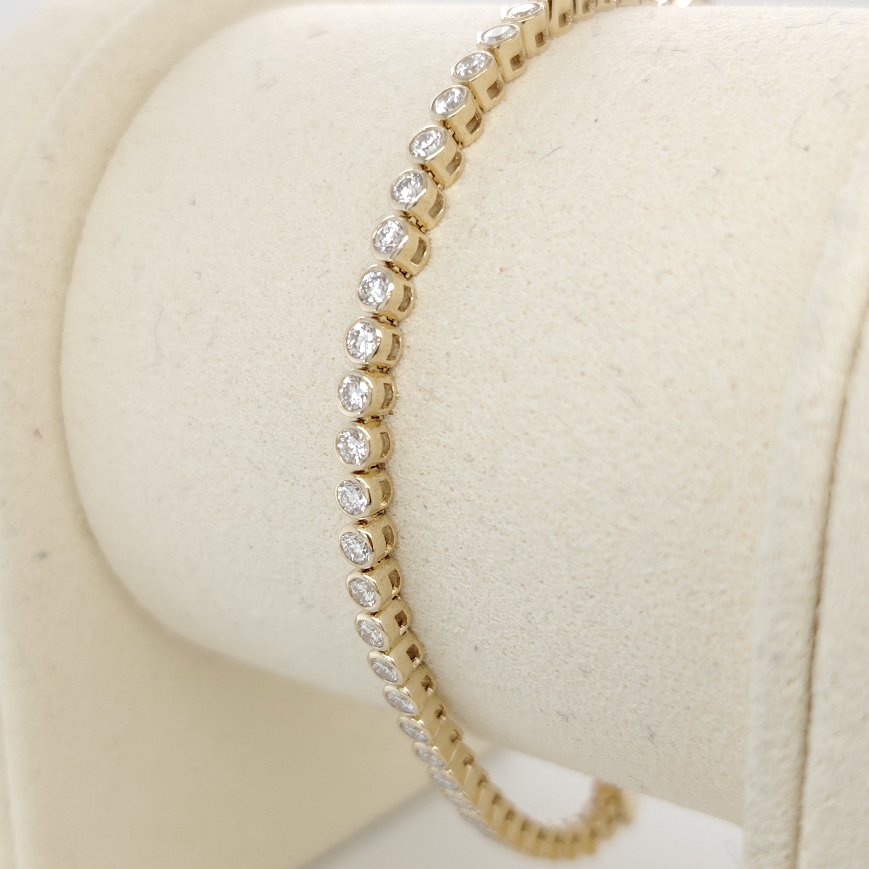 Bezel-Set Round Diamond Tennis Bracelet