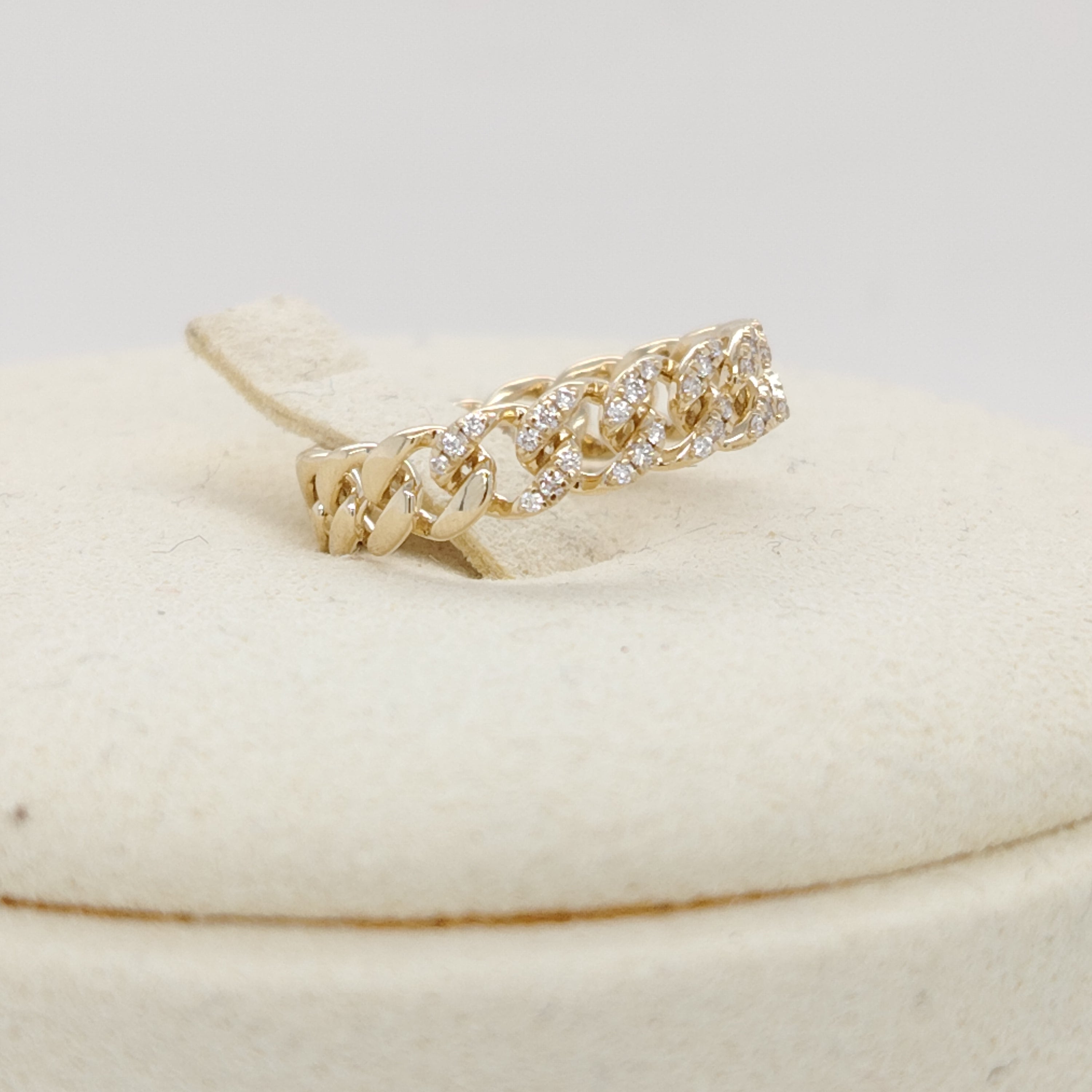 Diamond Curb Chain Band